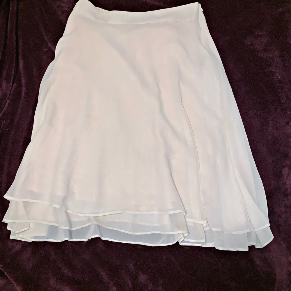 BANANA REPUBLIC pretty Pale cream rose skirt